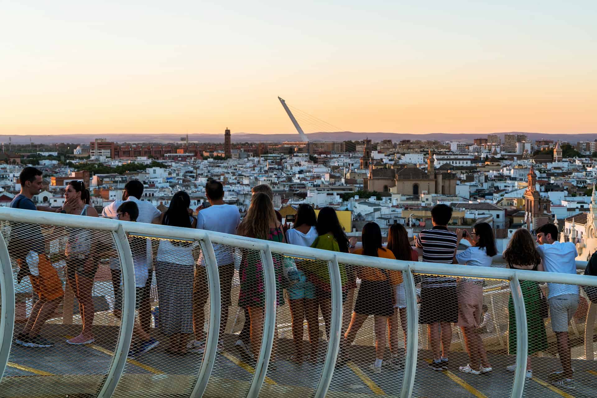 visiteurs au metropol parasol visiteurs au metropol parasol