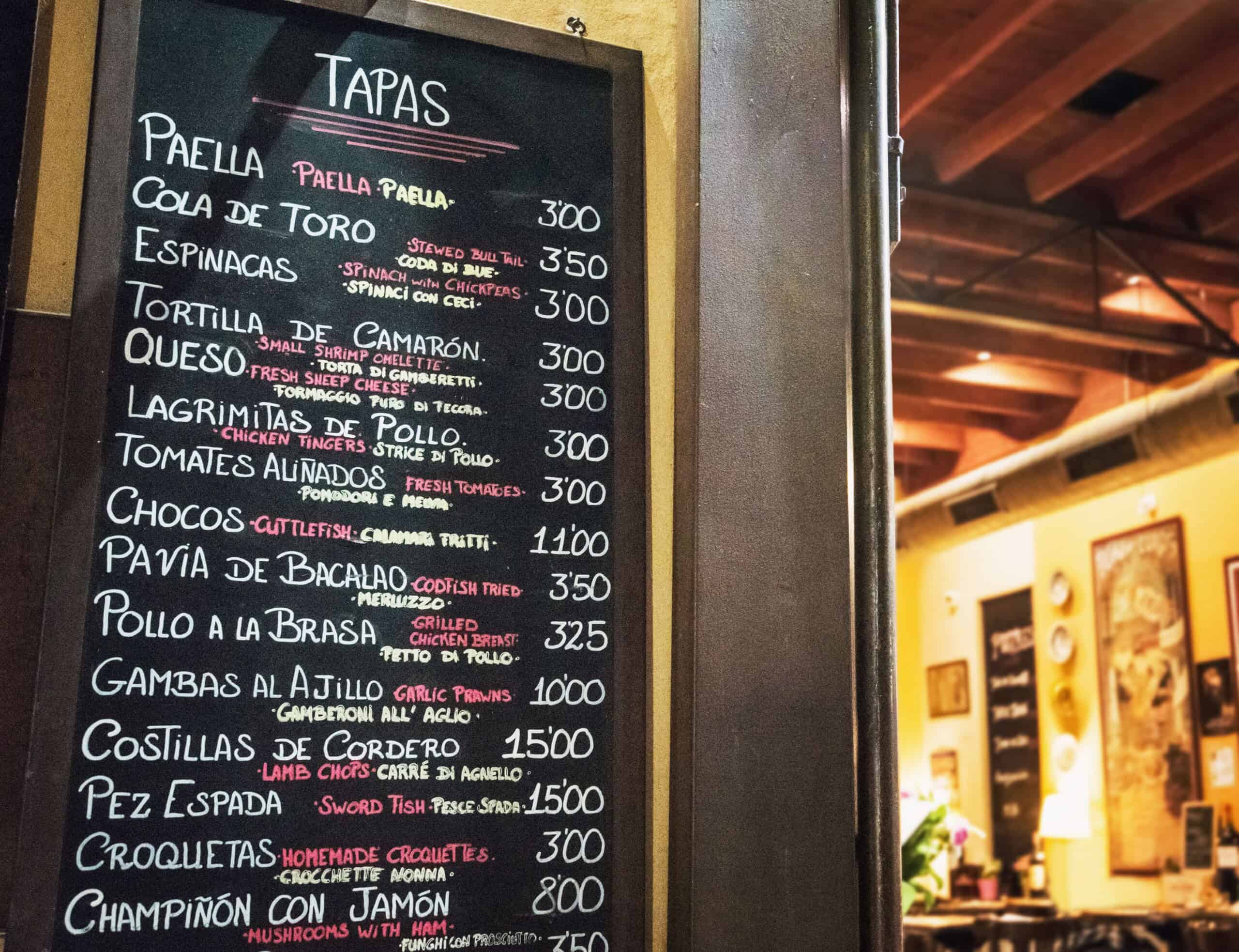 ardoise avec menu meilleurs bars à tapas de séville ardoise avec menu meilleurs bars à tapas de séville