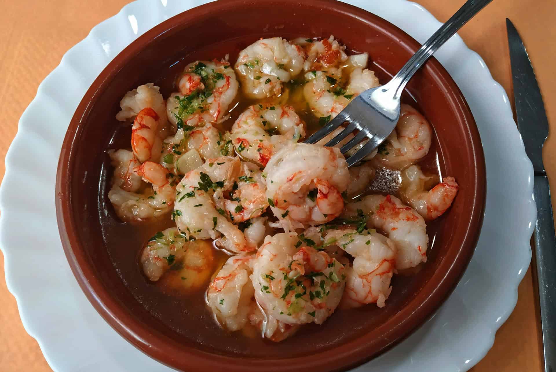 gambas à l'ail tapa à séville gambas à l'ail tapa à séville