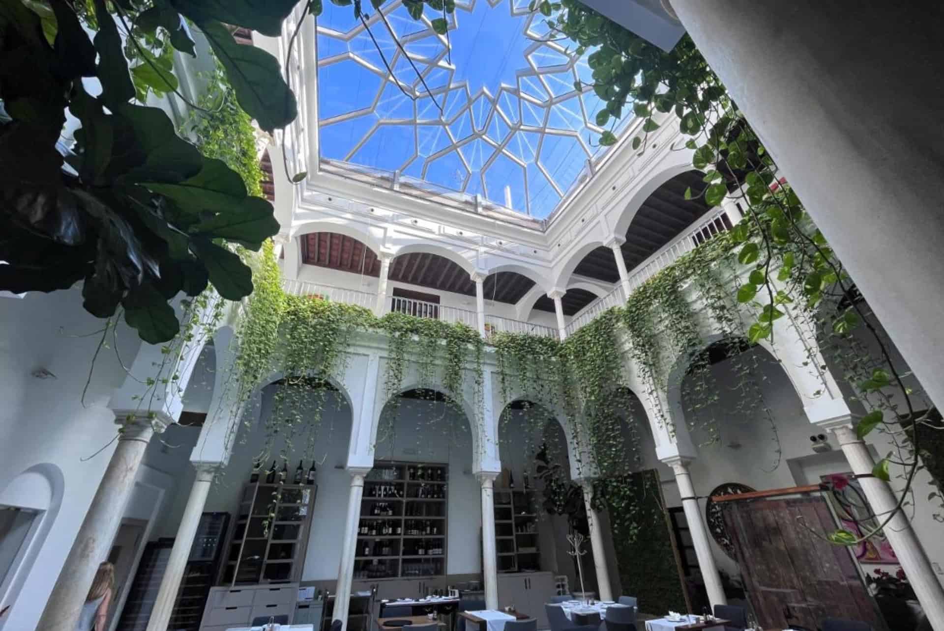 palacio pinello patio