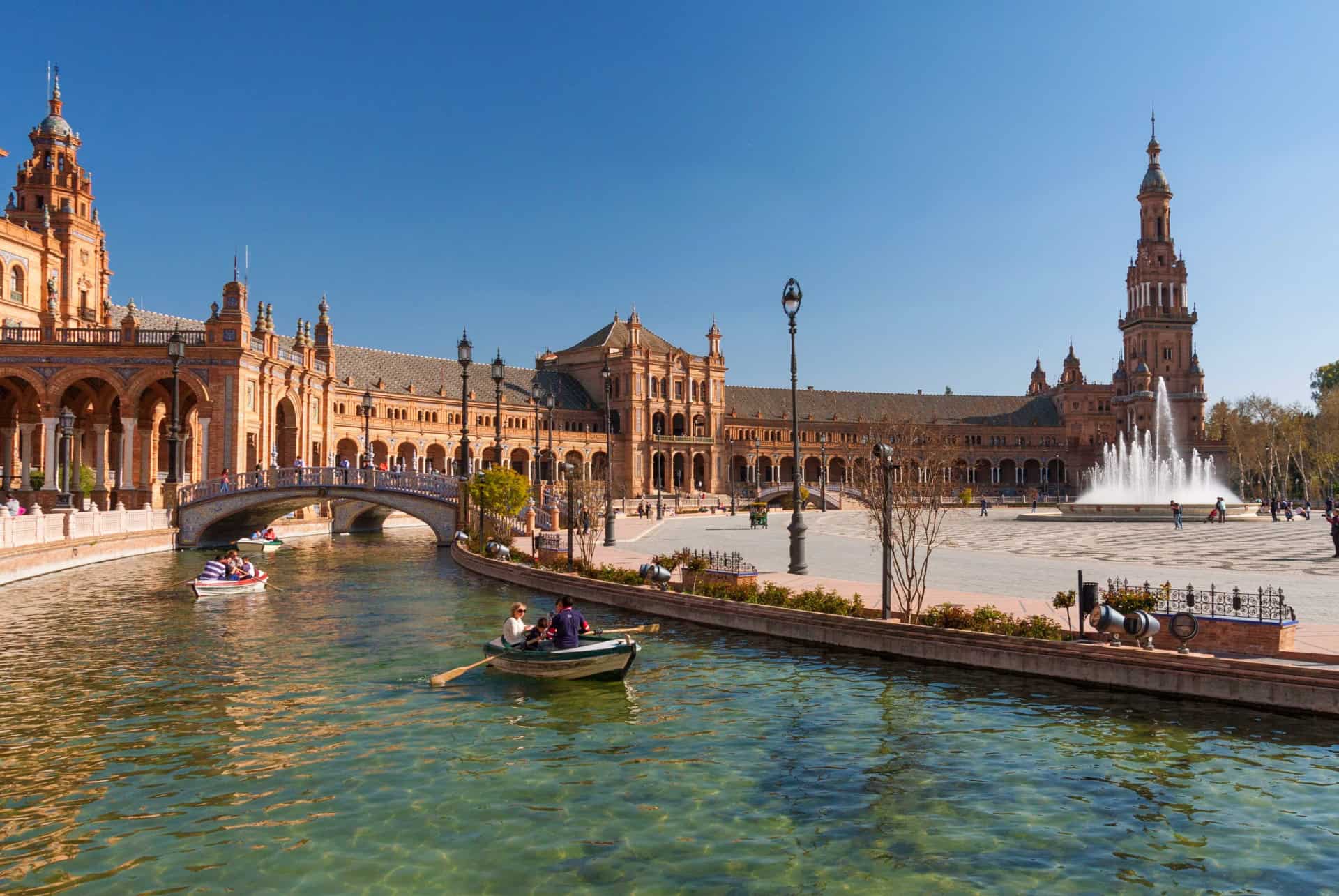plus belles places de seville canaux de la place despagne