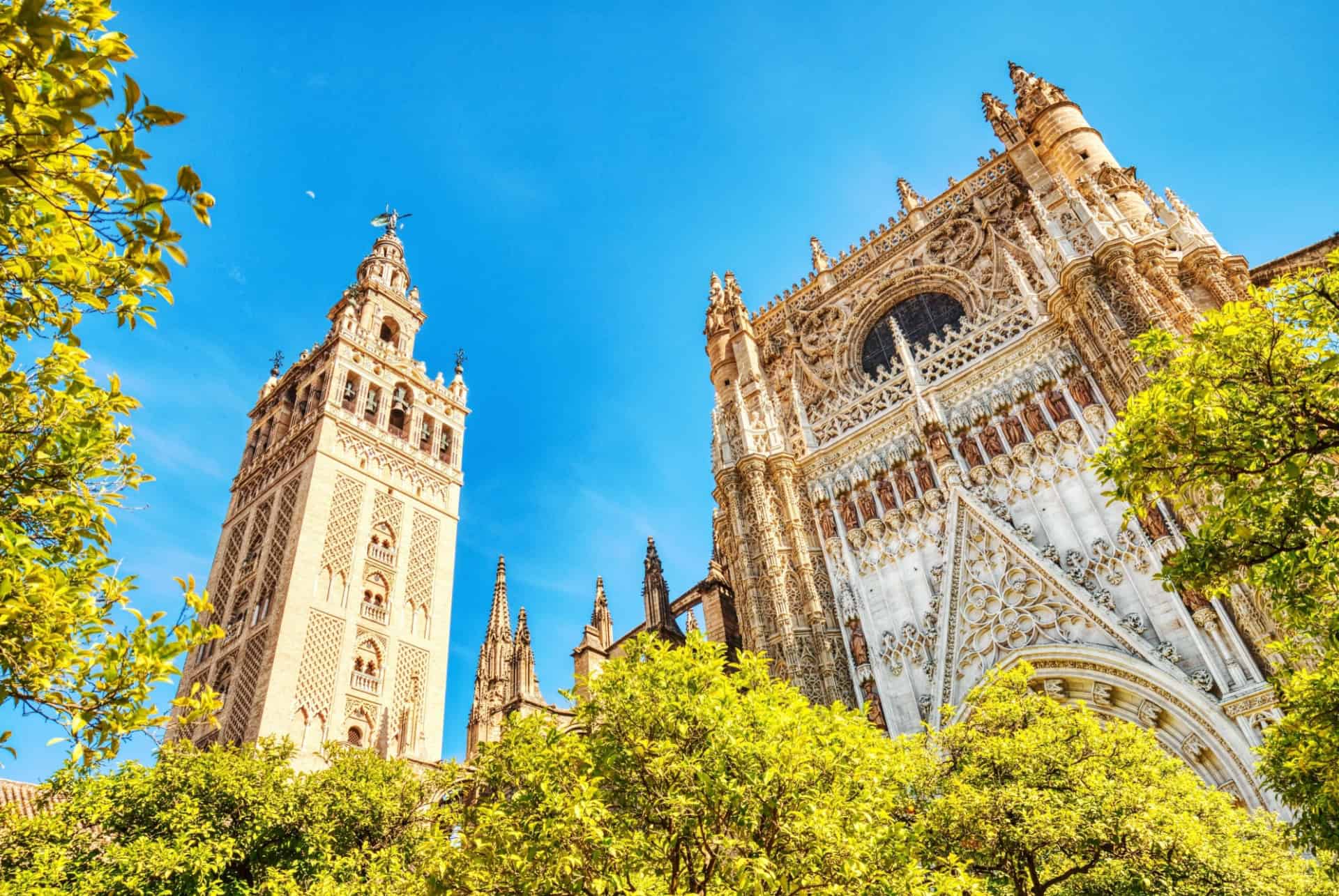 la cathedrale de seville et la giralda la cathedrale de seville et la giralda