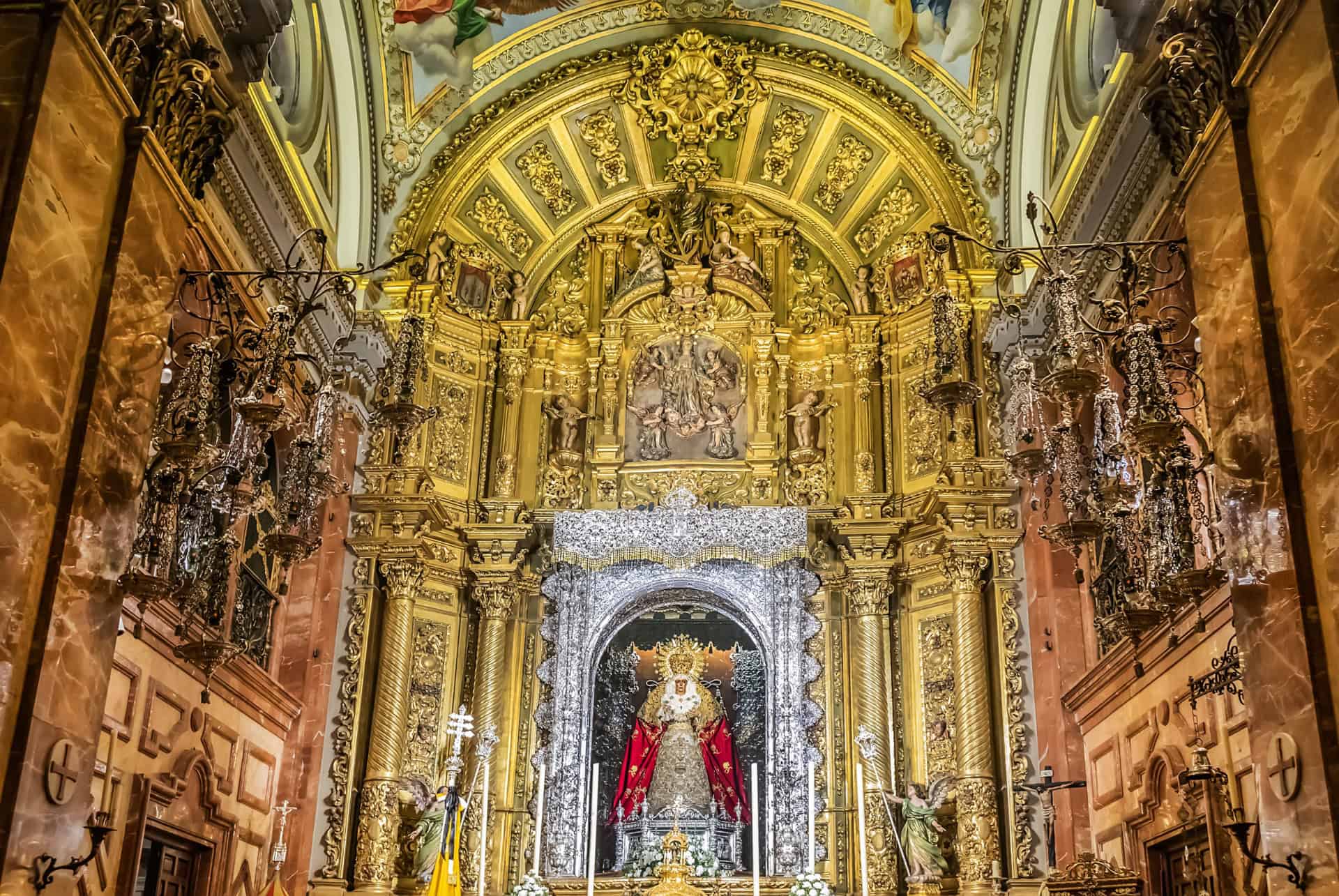 interieur basilique de la macarena interieur basilique de la macarena