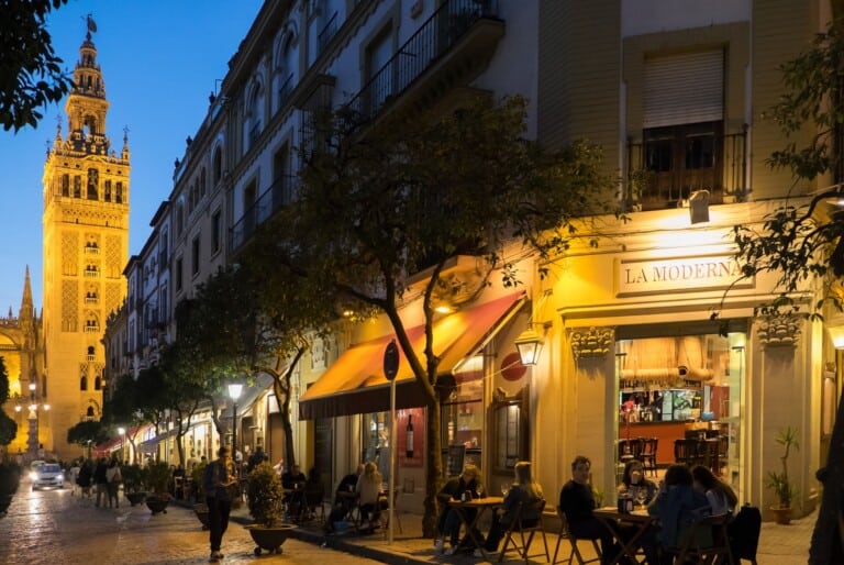 Tournée des bars et entrée VIP en club